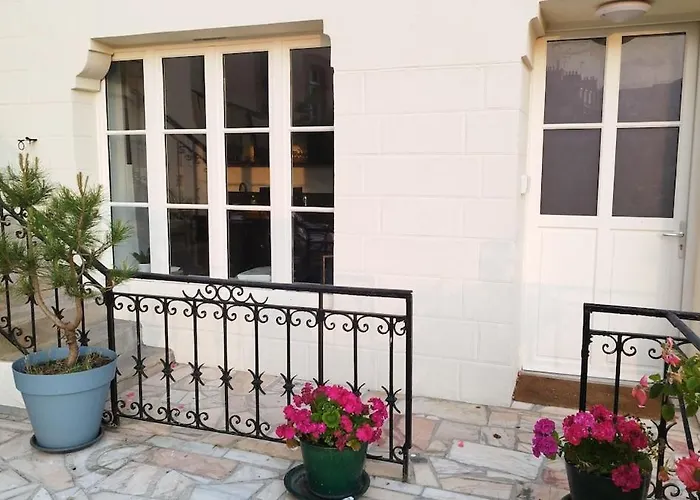 2 Maison Dior, Centre, A 500 M *