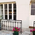 2 Maison Dior, Centre, A 500 M *