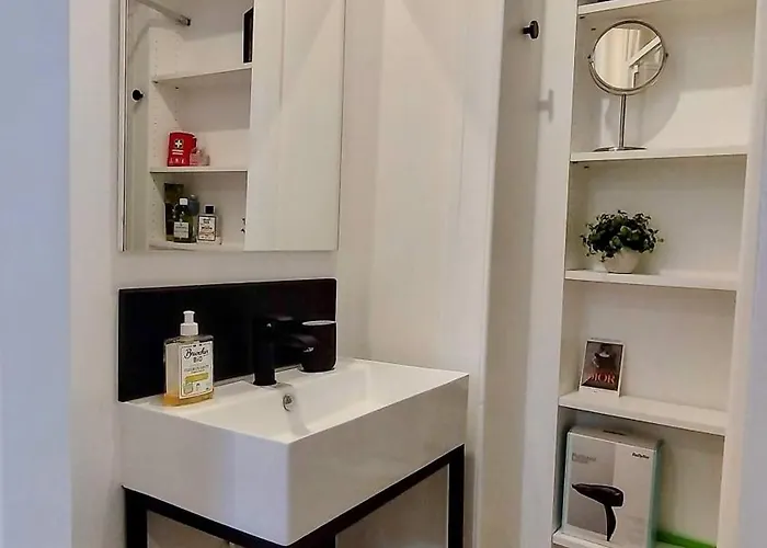 2 Maison Dior, Centre, A 500 M *