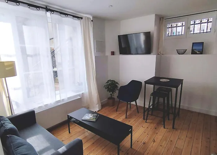 Apartment 2 Maison Dior, Centre, A 500 M Granville